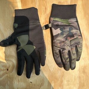 Under Armour Black and Green Gloves